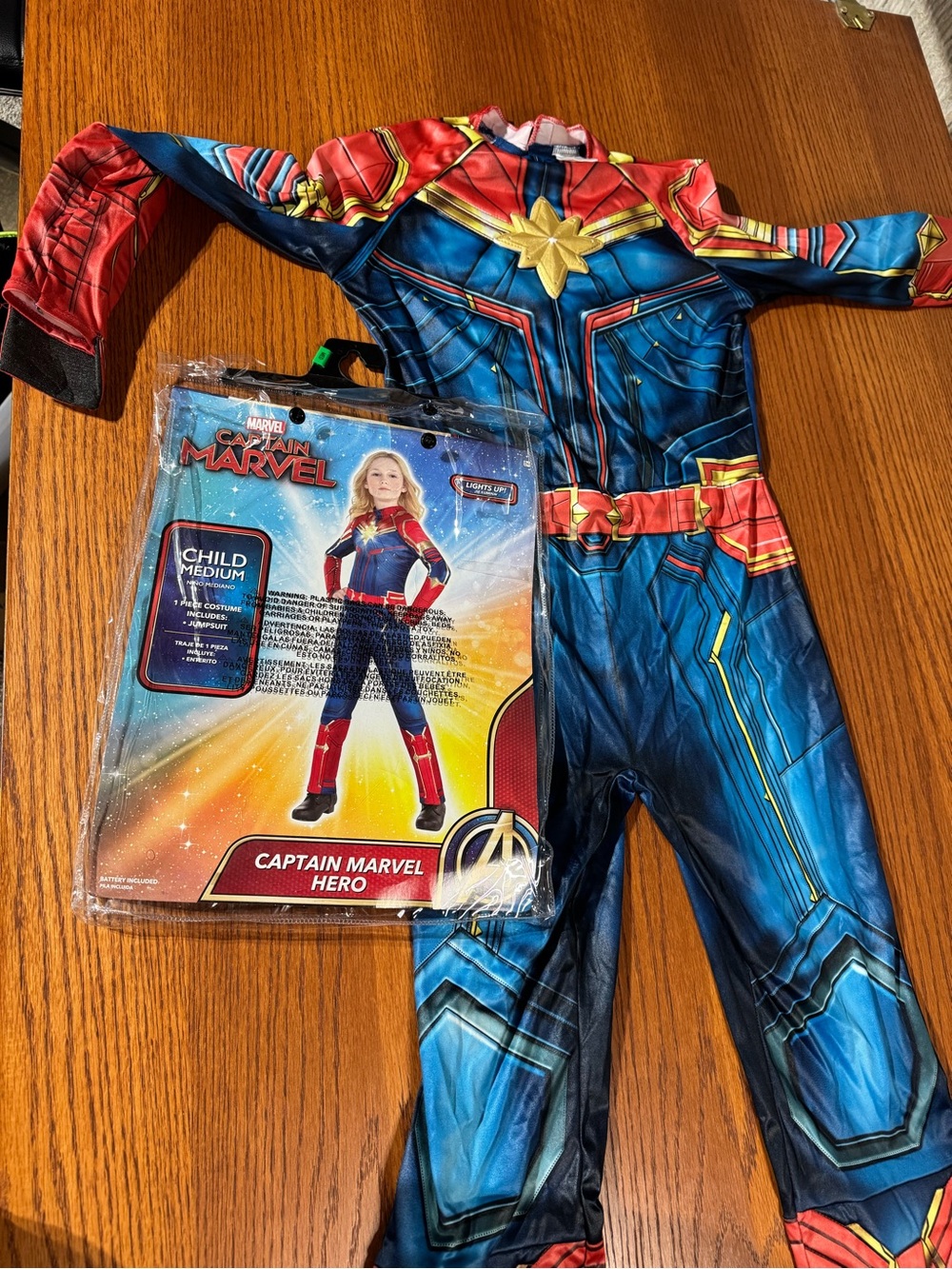 Marvel Captain Marvel Hero Costume Child Medium Light Up Halloween Cosplay - Picture 8 of 8